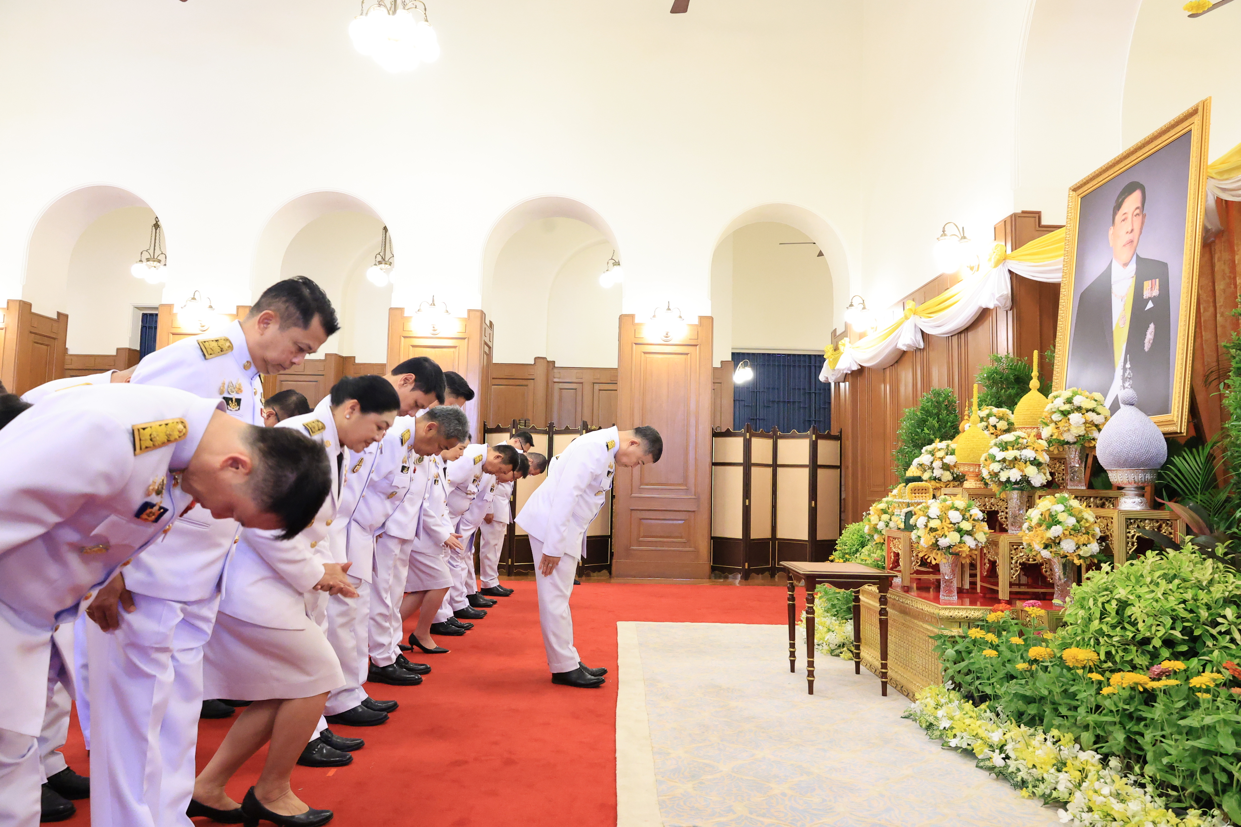 title - เลขาธิการ ส.ป.ก. ร่วมถวายแจกันดอกไม้และลงนามถวายพระพร เนื่องในโอกาสวันเฉลิมพระชนมพรรษา พระบาทสมเด็จพระปรเมนทรรามาธิบดีศรีสินทร มหาวชิราลงกรณ พระวชิรเกล้าเจ้าอยู่หัว 28 กรกฎาคม 2568